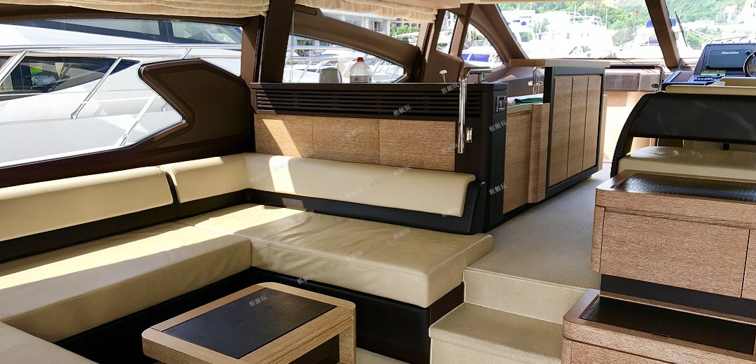 Azimut 64